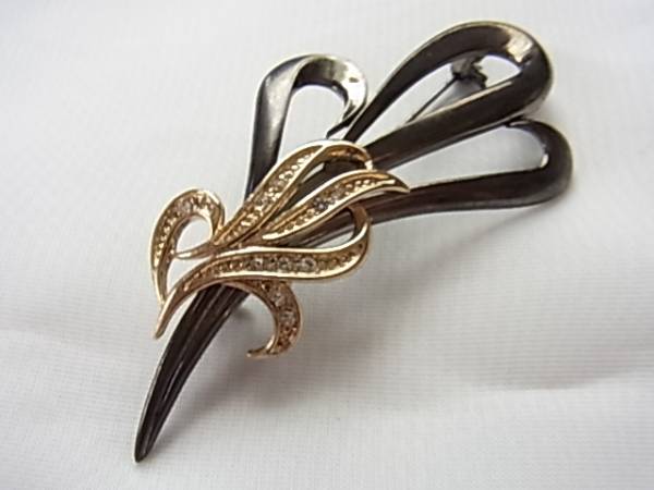  Vintage style * Cubic Zirconia attaching piece .. brooch *