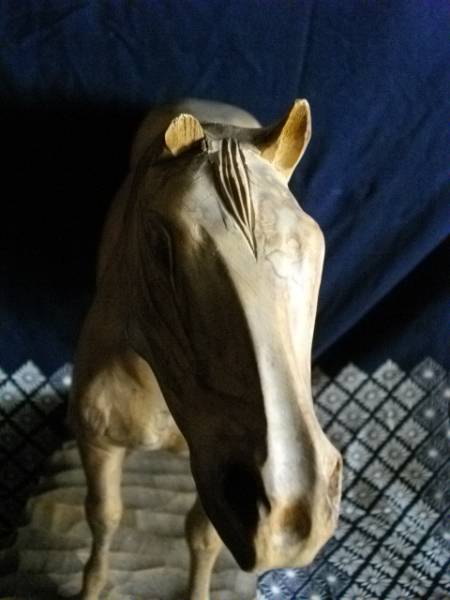 馬　木彫置物 ハクセツ号 畑正吉はたしょうきち 銘有 文化勲章_右耳に欠けあります。