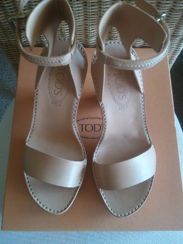 ☆完売☆　Tod's 　トッズ　Ago Sandals　US正規　　直営購入！本物をお届け！