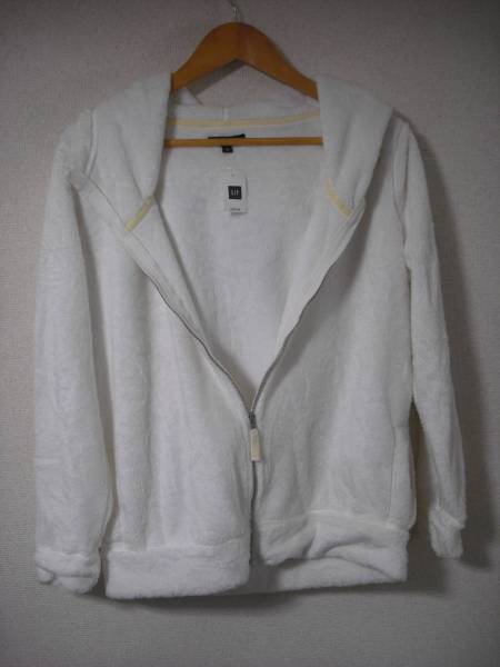 洋服：Gap　サイズはM
