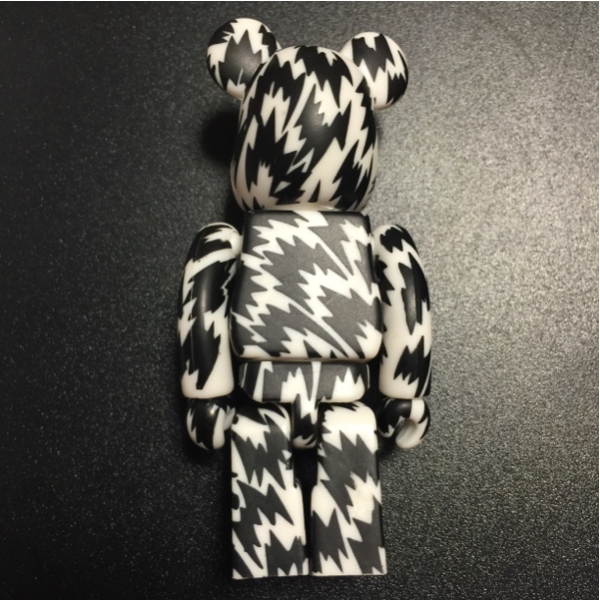 ELEY KISHIMOTO WHITE×BLACK ベアブリック100% BE@RBRICK ELEY KISHIMOTO WHITE×BLACK ベアブリック100% BE@RBRICK