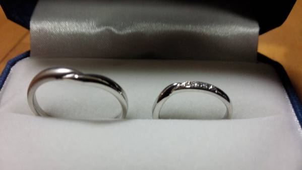 未使用品・最終値下げ、ダイヤとプラチナの婚約指輪とペア結婚指輪のセット_画像3