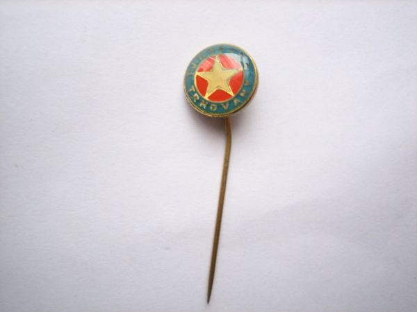チェコ　サッカークラブ　ピンバッジ　HVEZDA 星　スター