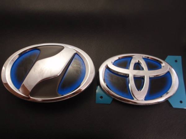 新品純正品！【 トヨタ 20系 ヴェルファイア ハイブリッド 20系 VELLFIRE HYBRID 】フロント ネッツマーク(台座付) ＆ リア トヨタマーク