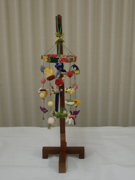 ☆五月人形　華やぎの端午の吊るし飾り 台付(小)　伝統工芸品　岩槻人形共同組合_画像1