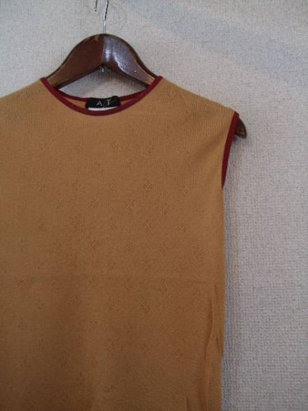 ATベージュ透かし編みノースリーブコットンニット（USED)20915②