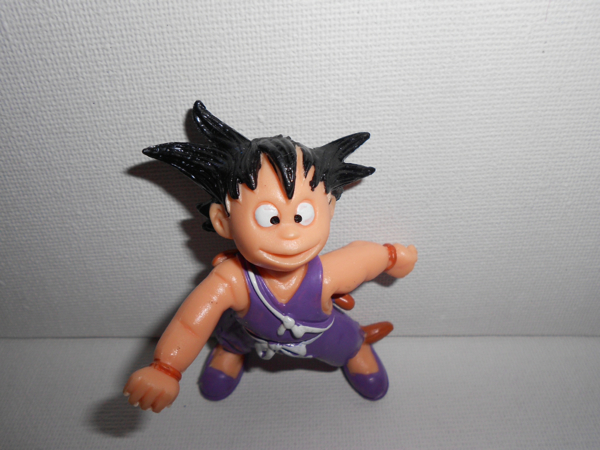 ヤフオク ドラゴンボール 海外版 フィギュア 孫悟空 幼少