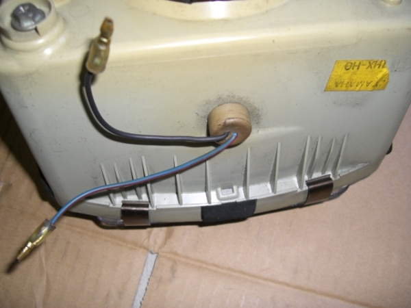FZ250　純正ヘッドライト　フェザー