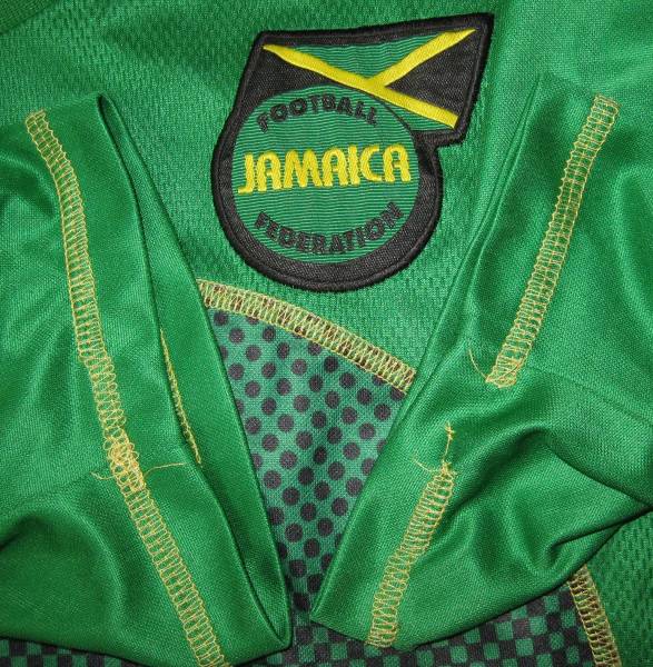 正規品 uhlsport製 2002-05ジャマイカ代表～アウェイ用 半袖 ユニフォーム_画像3