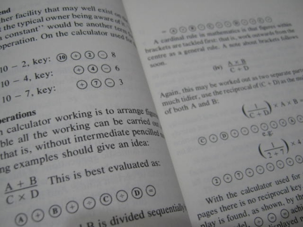 【電卓】英國 デイリーテレグラフ社刊 CALCULATOR BOOK