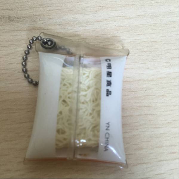 ☆送料無料!(定形外郵便)☆★明星 チャルメラ みそラーメン フィギュア キーチェーン 中古品