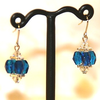 *.*Cut glass! stylish earrings! blue!001! Swarovski . used accessory 