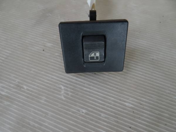 88 год Lancia / Thema 832/ электрические стеклоподъемники SW правый 