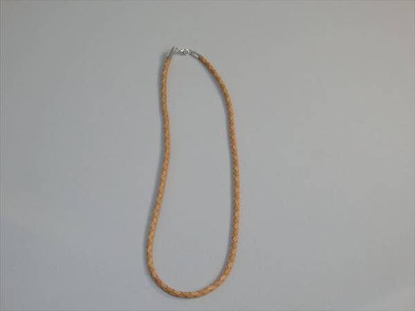 ★新品未使用★レザーネックレス 牛革編込み（編込みレザー）(留め金具　ヒキワ（シルバー925）　薄茶 50ｃｍ 4ｍｍ Ｌ12