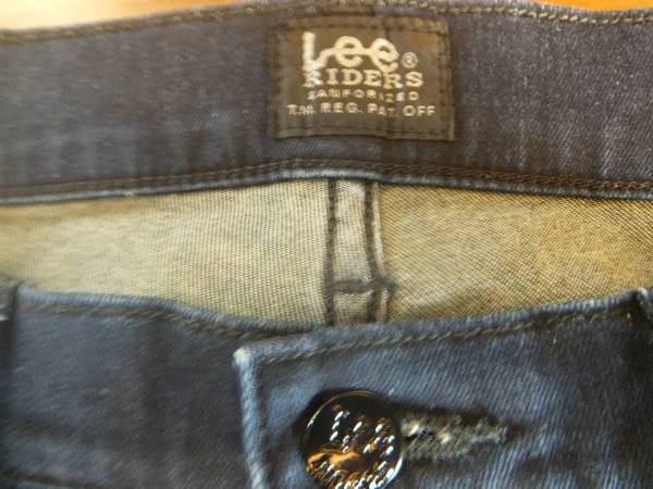 ★ Lee RIDERS　濃紺スキニーデニム ★
