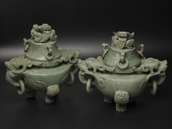 玉雕獅鈕三足爐 一対 中国 古美術