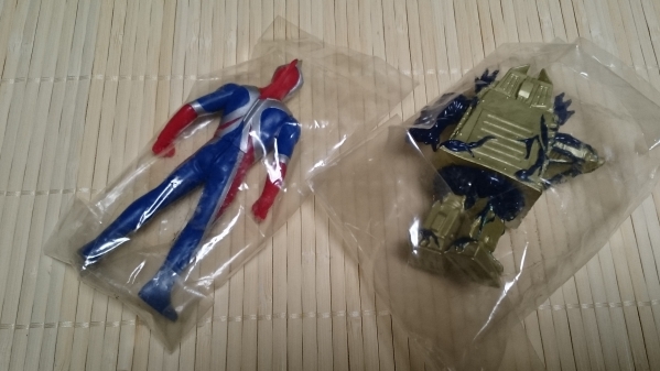 コスモスvsカオスクレバーゴン プレイヒーローシリーズ ソフビ ウルトラマンコスモス