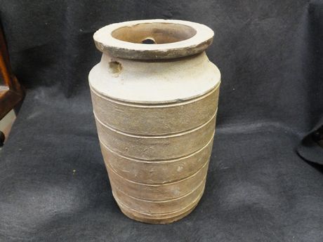 限定セール！】 断捨離中 焼しめられた戦国壺 飾り穴3箇所 2500年前の