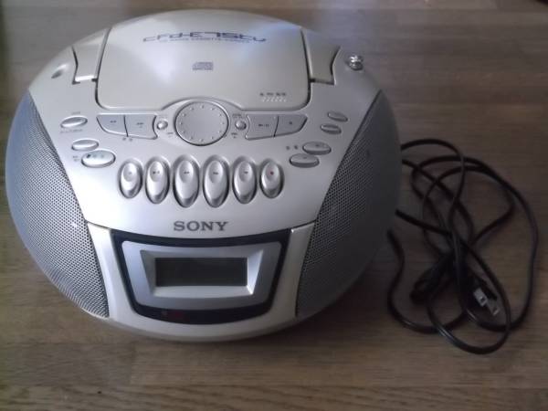 SONY ソニー 株式會社★CDラジカセ CFD-E75TV★CDラジオ カセットコーダー★経年によるヤケ、黃ばみがあります
