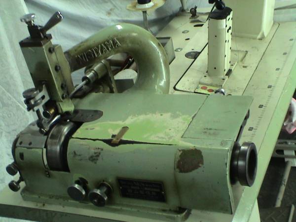 ポストダブルミシン（二本針）と革漉き機のセット_画像2