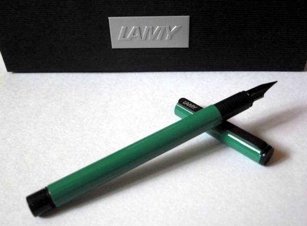 LAMY st 万年筆 グリーン 日本未発売 廃盤 ラミー-