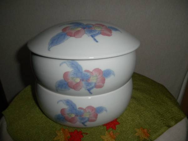 @@ 伊萬里　有田 陶器　色絵　彌左エ門　ツバキ　花絵　2段重の器　和食器