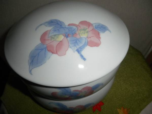@@ 伊萬里　有田 陶器　色絵　彌左エ門　ツバキ　花絵　2段重の器　和食器
