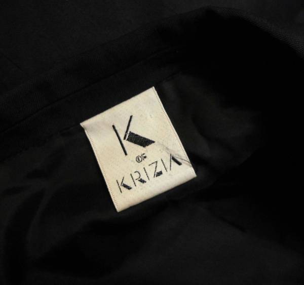 【10193】　 KRIZIA　シルク100　ジャケット+スカート　サイズ40_画像3
