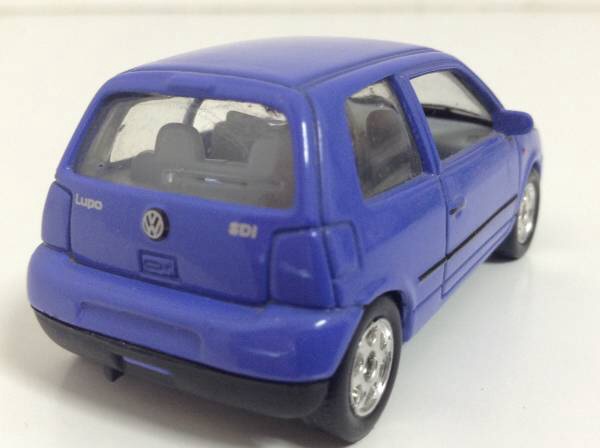 Volkswagen フォルクスワーゲン ルポ LUPO SDI 1998(2001)年式~ 1/51 約6.8cm ウェリー ミニカー 送料￥220_中古品ですスレキズがあります。