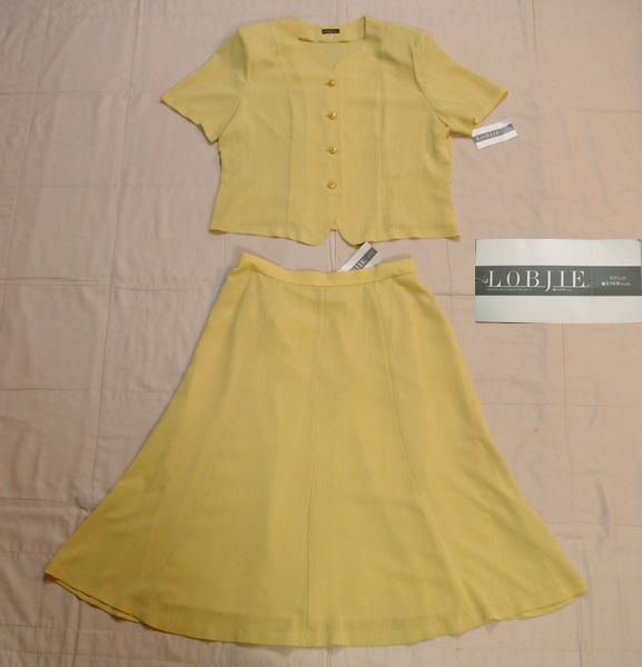 ■タグ付新品:鮮やか黄色の薄手半袖スカートスーツ 17号　　　 DmP55