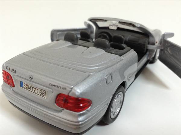 中古品です若干スレキズがあります。