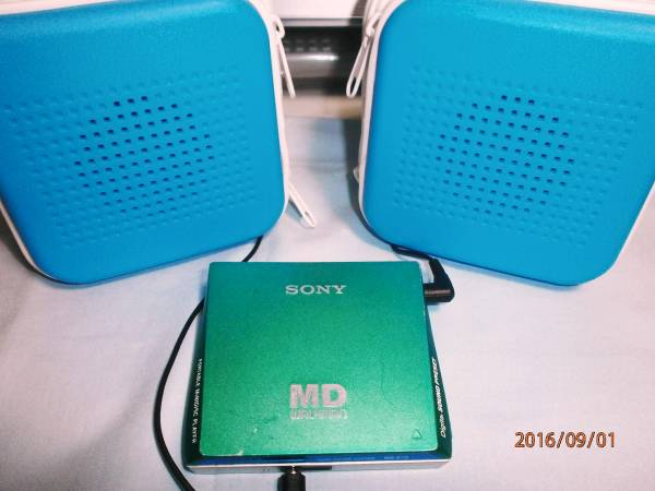 SONY Sony Walkman MZ-E75 junk . amplifier attaching speaker pouch. set ( *(.)* )