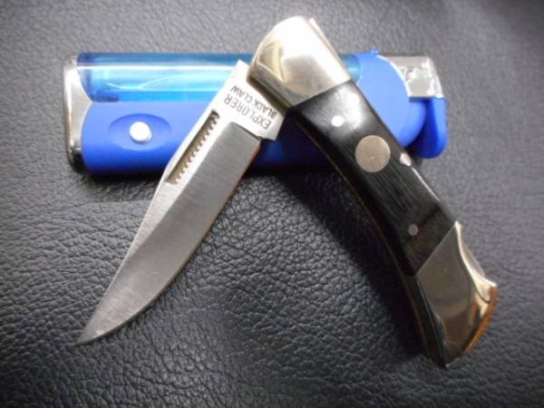 ナイフ　小さな古い 折り畳み　EXPLORER BLACK CLAW 440