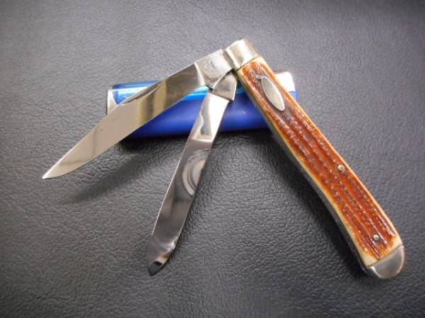 ナイフ　 古く小さい折り畳みナイフ　２丁出し　茶色ハンドル