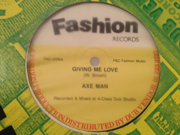 ★Axe Man/Giving Me Love★人気UKダンスホール！_画像2