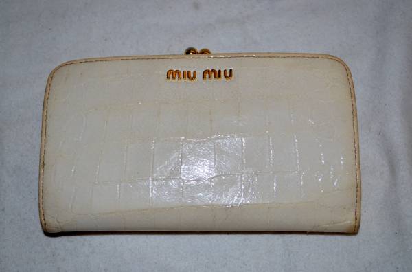 正規(guī)品?　miumiu 　　ガマ口財布