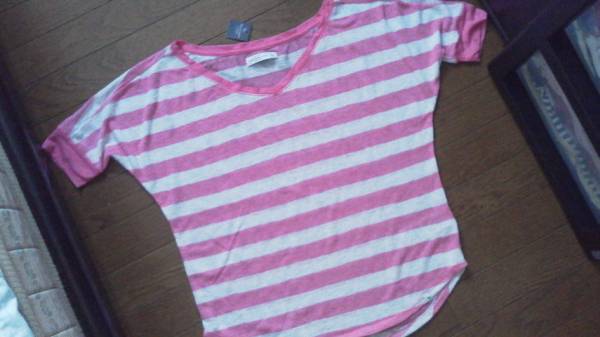 Abercrombie&Fitch アバクロ カットソー Tシャツ pink 半袖_画像1