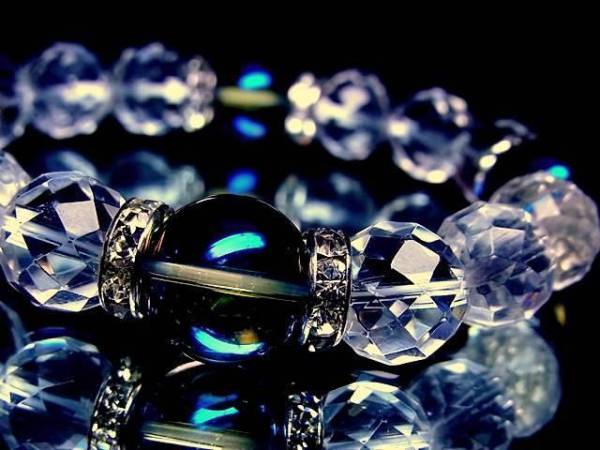 64面カット水晶§ブルーオーラ12ミリ銀ロンデル數珠