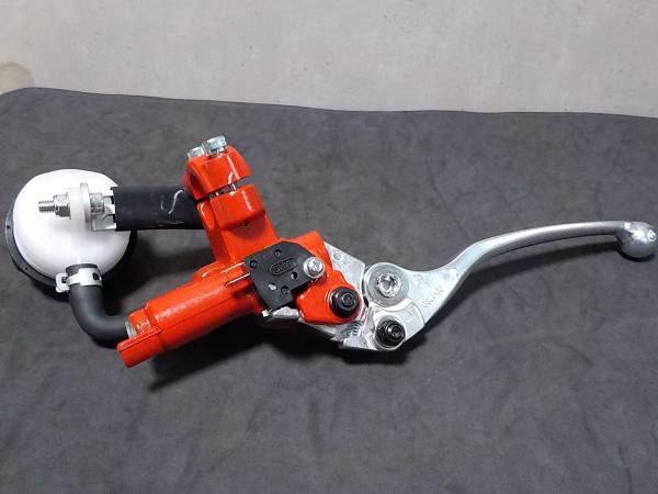GS400 GSX400E GT380 Z400FX Z400GP Wディスク用 別体 マスター 赤 新品 ゼファー400 XJ400 CBR400F XJR400 ジェイド 5/8