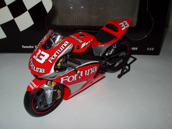 即決 PMA 1/12 フォルチューナ ゴロワーズ テック3 ヤマハ YZR 即決 PMA 1/12 フォルチューナ ゴロワーズ テック3 ヤマハ YZR