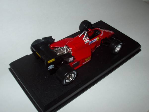 即決　イクソ製 アシェット 1/43 フェラーリ 126C4 1984年 №28 ルネ・アルヌー車 マルボロ仕様_画像2