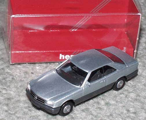 herpa1/87メルセデス ベンツ560SECブルメタ Mercedes Benzの画像1