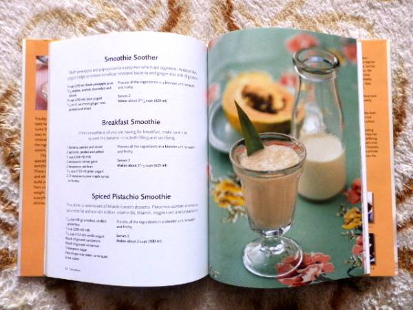 ... Juices and Smoothies: juice & smoothie recipe compilation foreign book 