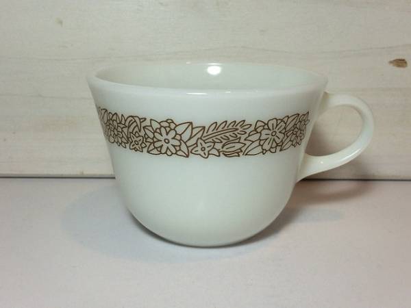  Old Pyrex wood Land cup OLD PYREX *253