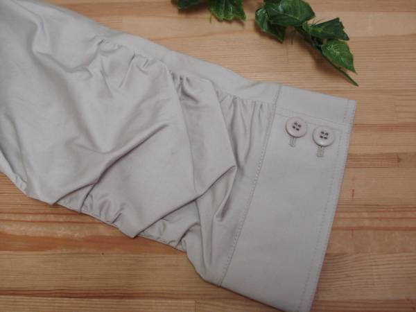  new goods unused * hem button cropped pants beige sample goods 