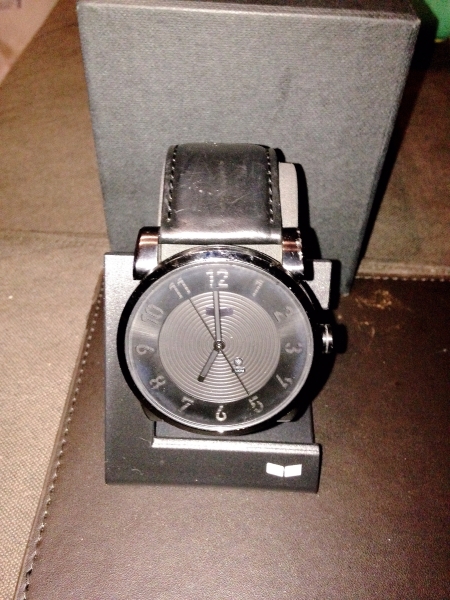 ◆ジャンク品◆ Vestal ベスタル ビッグフェイス　腕時計　黒 ブラック_画像2