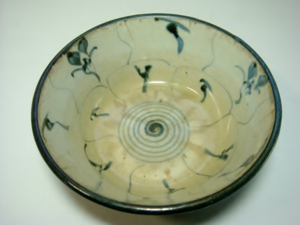 茶碗■古い臺灣平茶碗 染付 古陶磁器 酒盃 時代物 花唐草 お茶道具 骨董品■