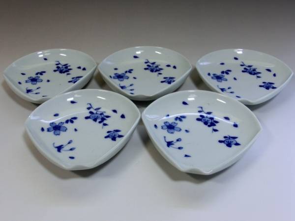 小皿■増田特製 染付桜紋 花絵 扇型貝型皿 5枚 古美術 時代物 骨董品■ Yahoo!オークション - 小皿 増田特製 染付桜紋 花絵 扇型貝型皿