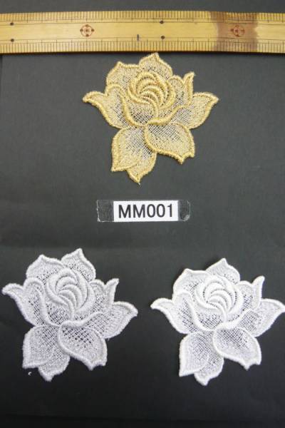 ■(MM001)オフホワイトの花のモチーフレース(３枚)_画像2