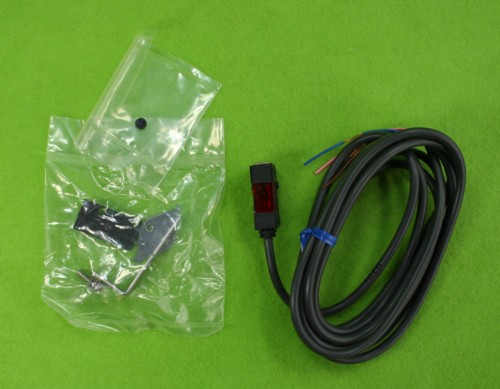 オムロン アンプ内蔵光電センサ(小型) E3S-BD61(拡散反射形)